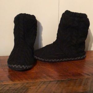 CROCHET KNIT SLIPPER BOOTIES